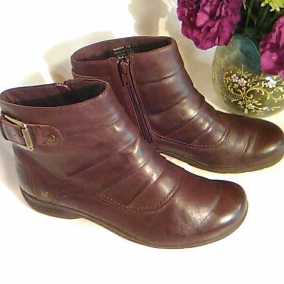 Clark's Collection Brown Low Boots - Picture 1 of 11